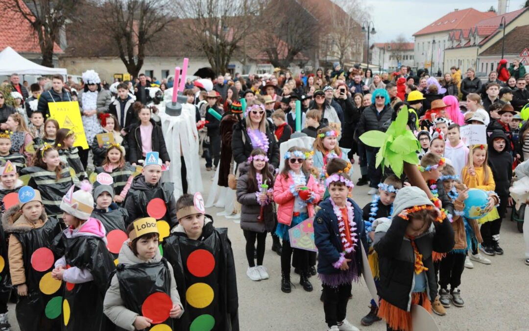 Naša škola u šarenom ritmu Loborskog fašinjka